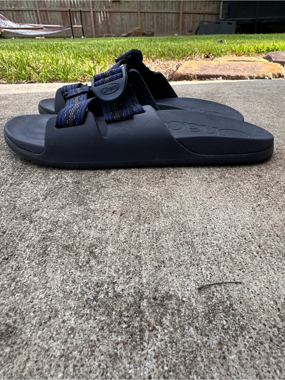 Chaco Men's Chillos Slides in blue and grey Slip on Sandals Size 10 (A45)